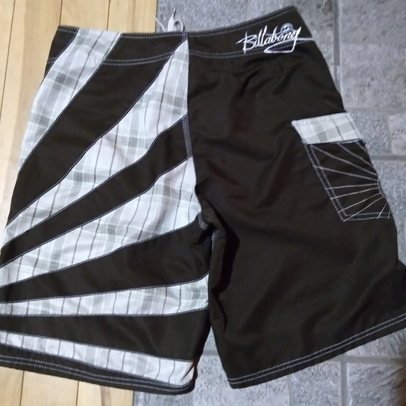 Men's Billabong Shorts size 34 Brown - Picture 2 of 2